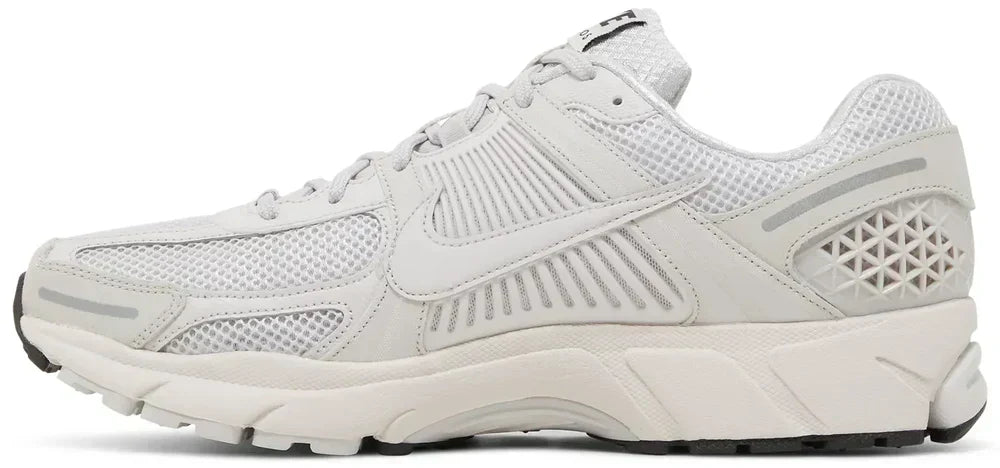 NIKE TN VOMERO 5 WHITE