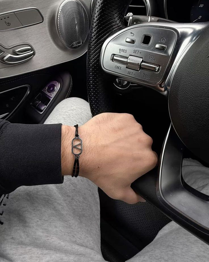 V BRACELET